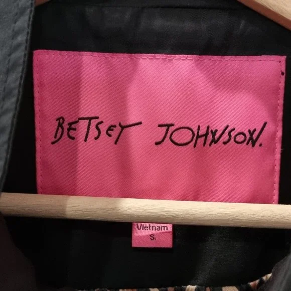 Betsey Johnson Black Cape Jacket Size Small (10) Belted Lined Designer - Picture 7 of 11